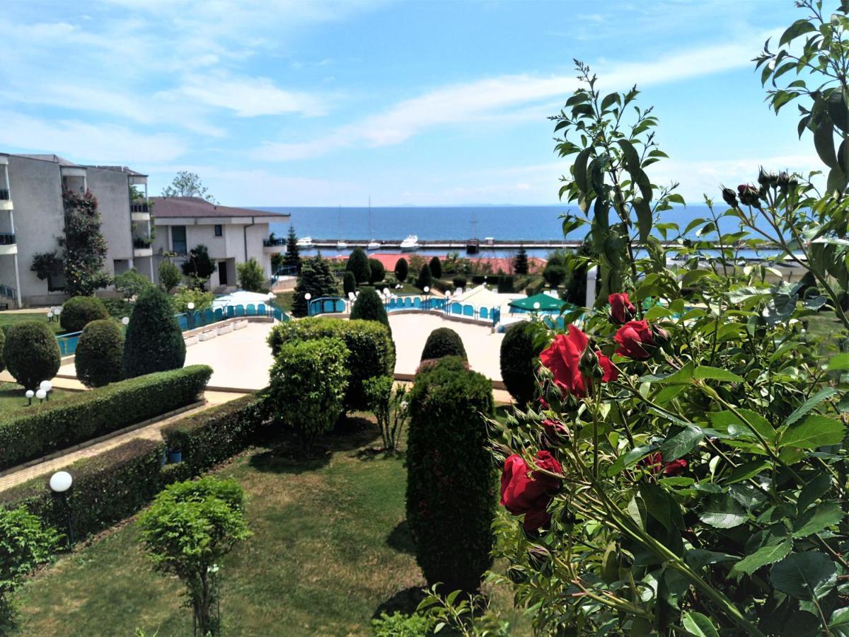 Baratero Vlas Marina Apartment Свети-Влас Экстерьер фото